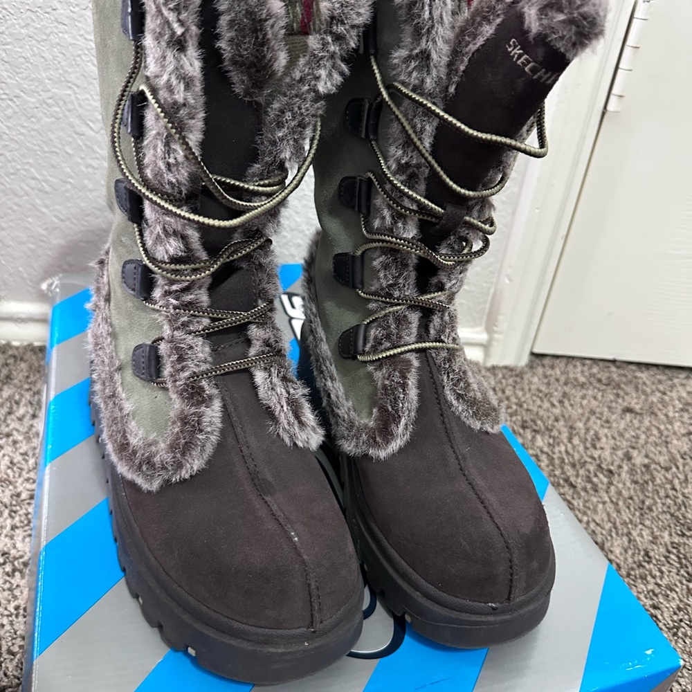 Skechers Women's Dark Brown Faux-Fur Lace-Up Winter Boots